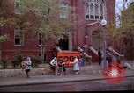 Immagine di Aiuto ai bisognosi dopo 1968 sommosse Washington DC USA, 1968, secondo 6 filmato di repertorio 65675070912