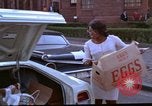 Immagine di Aiuto ai bisognosi dopo 1968 sommosse Washington DC USA, 1968, secondo 12 filmato di repertorio 65675070912