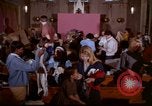 Immagine di Aiuto ai bisognosi dopo 1968 sommosse Washington DC USA, 1968, secondo 34 filmato di repertorio 65675070912