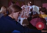 Immagine di Aiuto ai bisognosi dopo 1968 sommosse Washington DC USA, 1968, secondo 40 filmato di repertorio 65675070912