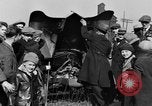 Immagine di 6 ruote di auto Detroit Michigan USA, 1931, secondo 13 filmato di repertorio 65675070928
