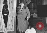 Standbild Schönheitsbehandlungen für Hunde Portland Oregon USA, 1931, aus Sekunde 13 historischem Filmmaterial Videoclip 65675070930