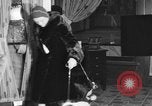 Standbild Schönheitsbehandlungen für Hunde Portland Oregon USA, 1931, aus Sekunde 16 historischem Filmmaterial Videoclip 65675070930