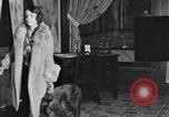 Standbild Schönheitsbehandlungen für Hunde Portland Oregon USA, 1931, aus Sekunde 19 historischem Filmmaterial Videoclip 65675070930