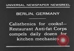 Immagine di Calisthenics per cuochi Berlino Germania, 1931, secondo 5 filmato di repertorio 65675070931