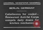 Immagine di Calisthenics per cuochi Berlino Germania, 1931, secondo 9 filmato di repertorio 65675070931