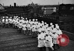 Immagine di Calisthenics per cuochi Berlino Germania, 1931, secondo 22 filmato di repertorio 65675070931
