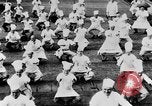 Immagine di Calisthenics per cuochi Berlino Germania, 1931, secondo 28 filmato di repertorio 65675070931