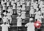 Immagine di Calisthenics per cuochi Berlino Germania, 1931, secondo 29 filmato di repertorio 65675070931