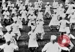 Immagine di Calisthenics per cuochi Berlino Germania, 1931, secondo 30 filmato di repertorio 65675070931