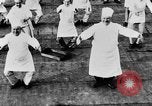 Immagine di Calisthenics per cuochi Berlino Germania, 1931, secondo 37 filmato di repertorio 65675070931