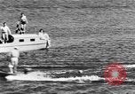 Standbild Wasser-ski Polo Winter Haven Florida USA, 1931, aus Sekunde 17 historischem Filmmaterial Videoclip 65675070932