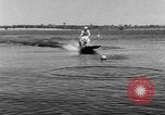 Standbild Wasser-ski Polo Winter Haven Florida USA, 1931, aus Sekunde 18 historischem Filmmaterial Videoclip 65675070932