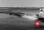 Standbild Wasser-ski Polo Winter Haven Florida USA, 1931, aus Sekunde 20 historischem Filmmaterial Videoclip 65675070932