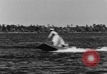 Standbild Wasser-ski Polo Winter Haven Florida USA, 1931, aus Sekunde 32 historischem Filmmaterial Videoclip 65675070932