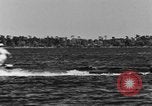 Standbild Wasser-ski Polo Winter Haven Florida USA, 1931, aus Sekunde 33 historischem Filmmaterial Videoclip 65675070932