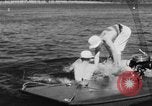 Standbild Wasser-ski Polo Winter Haven Florida USA, 1931, aus Sekunde 40 historischem Filmmaterial Videoclip 65675070932