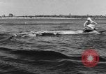 Standbild Wasser-ski Polo Winter Haven Florida USA, 1931, aus Sekunde 52 historischem Filmmaterial Videoclip 65675070932
