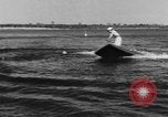Standbild Wasser-ski Polo Winter Haven Florida USA, 1931, aus Sekunde 54 historischem Filmmaterial Videoclip 65675070932