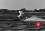 Standbild Wasser-ski Polo Winter Haven Florida USA, 1931, aus Sekunde 62 historischem Filmmaterial Videoclip 65675070932