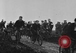 Standbild Marathon Fahrrad-Rennen Brighton England, 1931, aus Sekunde 16 historischem Filmmaterial Videoclip 65675070933