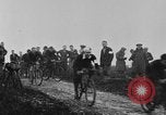 Standbild Marathon Fahrrad-Rennen Brighton England, 1931, aus Sekunde 19 historischem Filmmaterial Videoclip 65675070933