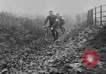 Standbild Marathon Fahrrad-Rennen Brighton England, 1931, aus Sekunde 23 historischem Filmmaterial Videoclip 65675070933