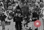 Immagine di Costume e costumi indigeni parade Porto di Spagna Trinidad, 1932, secondo 46 filmato di repertorio 65675070935