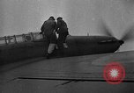 Standbild britische Flieger Ost Frankreich, 1939, aus Sekunde 15 historischem Filmmaterial Videoclip 65675070942