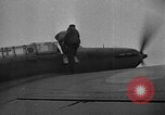 Standbild britische Flieger Ost Frankreich, 1939, aus Sekunde 16 historischem Filmmaterial Videoclip 65675070942
