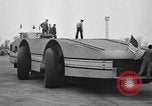Standbild giant Snow Cruiser Pullman Illinois USA, 1939, aus Sekunde 18 historischem Filmmaterial Videoclip 65675070945