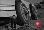 Standbild giant Snow Cruiser Pullman Illinois USA, 1939, aus Sekunde 44 historischem Filmmaterial Videoclip 65675070945