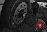 Standbild giant Snow Cruiser Pullman Illinois USA, 1939, aus Sekunde 47 historischem Filmmaterial Videoclip 65675070945