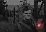 Standbild deutschen Gefangenen Vereinigtes Königreich, 1939, aus Sekunde 17 historischem Filmmaterial Videoclip 65675070949