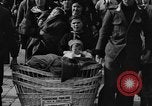 Standbild Massenmigration Venedig Italien, 1939, aus Sekunde 28 historischem Filmmaterial Videoclip 65675070952