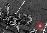 Standbild American Football Match Eugene Oregon USA, 1939, aus Sekunde 22 historischem Filmmaterial Videoclip 65675070956