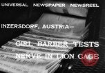 Immagine di Ragazza barbiere Inzersdorf Austria, 1932, secondo 3 filmato di repertorio 65675070963