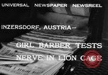 Immagine di Ragazza barbiere Inzersdorf Austria, 1932, secondo 6 filmato di repertorio 65675070963
