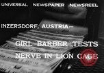 Immagine di Ragazza barbiere Inzersdorf Austria, 1932, secondo 9 filmato di repertorio 65675070963