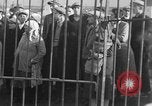 Immagine di Ragazza barbiere Inzersdorf Austria, 1932, secondo 29 filmato di repertorio 65675070963