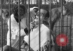 Immagine di Ragazza barbiere Inzersdorf Austria, 1932, secondo 31 filmato di repertorio 65675070963