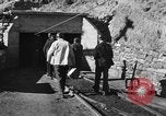 Immagine di Esplosione di una miniera Madrid New Mexico USA, 1932, secondo 35 filmato di repertorio 65675070964