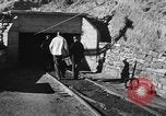 Immagine di Esplosione di una miniera Madrid New Mexico USA, 1932, secondo 37 filmato di repertorio 65675070964