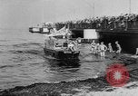 Standbild amphibischen Jeep Dänemark, 1951, aus Sekunde 13 historischem Filmmaterial Videoclip 65675070973
