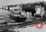 Standbild amphibischen Jeep Dänemark, 1951, aus Sekunde 16 historischem Filmmaterial Videoclip 65675070973