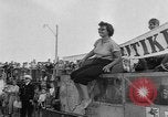 Standbild amphibischen Jeep Dänemark, 1951, aus Sekunde 29 historischem Filmmaterial Videoclip 65675070973