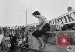 Standbild amphibischen Jeep Dänemark, 1951, aus Sekunde 30 historischem Filmmaterial Videoclip 65675070973