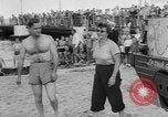 Standbild amphibischen Jeep Dänemark, 1951, aus Sekunde 34 historischem Filmmaterial Videoclip 65675070973