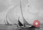 Immagine di Yachts Canale in inglese, 1951, secondo 62 filmato di repertorio 65675070977