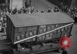 Immagine di Treno di doni New York City USA, 1949, secondo 44 filmato di repertorio 65675070978